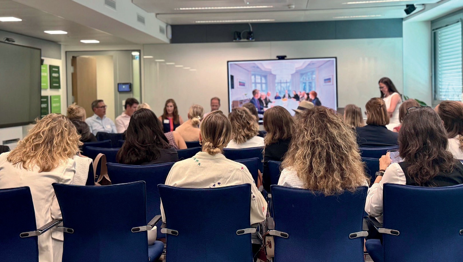 FE+MALE a organisé une conférence sur l'investissement au féminin à Genève en juin 2025. 