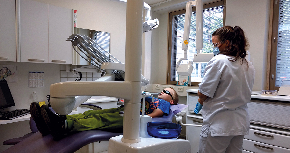 La lourdeur des tâches administratives dissuade des dentistes de se mettre à leur compte.