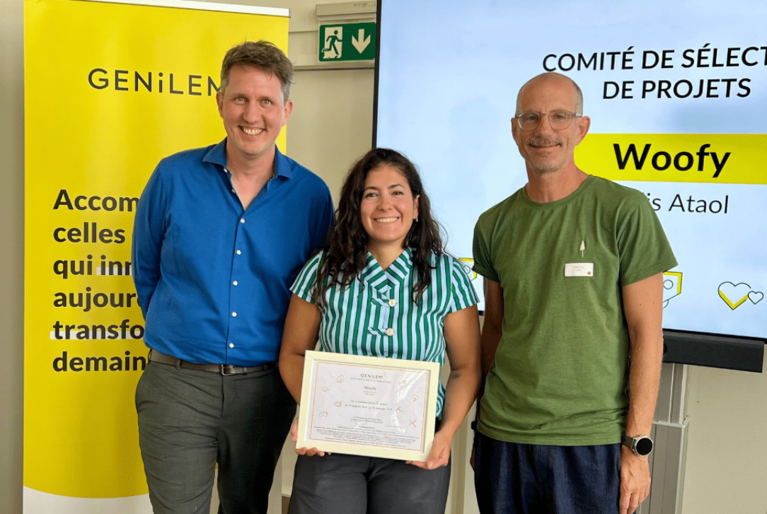Melis Ataol, fondatrice de Woofy, à l’issue de sa sélection par le jury, entourée par Christophe Barraud, coach GENILEM et Julien Guex, président du jury.