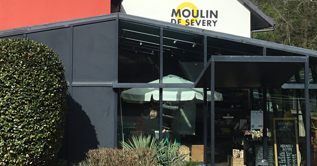 Le moulin a beaucoup œuvré pour faire renaître la filière de l’huile de noix dans le canton de Vaud. Les visites d’entreprises font partie de sa stratégie.