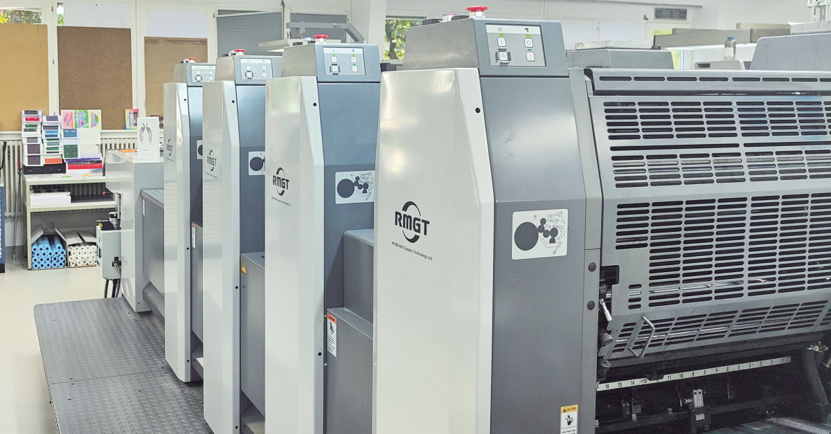 Une nouvelle machine offset huit couleurs permet de réaliser toute la production à l’interne.