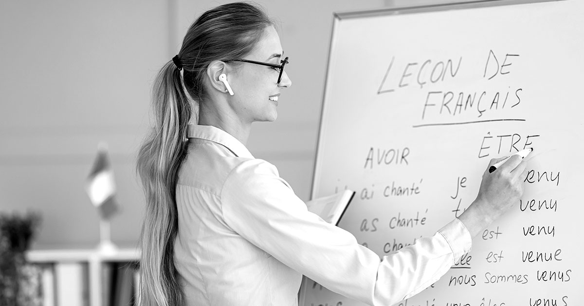 Outre la langue, qu’il est indispensable de connaître, d’autres obstacles ne favorisent pas l’entrée sur le marché du travail suisse.