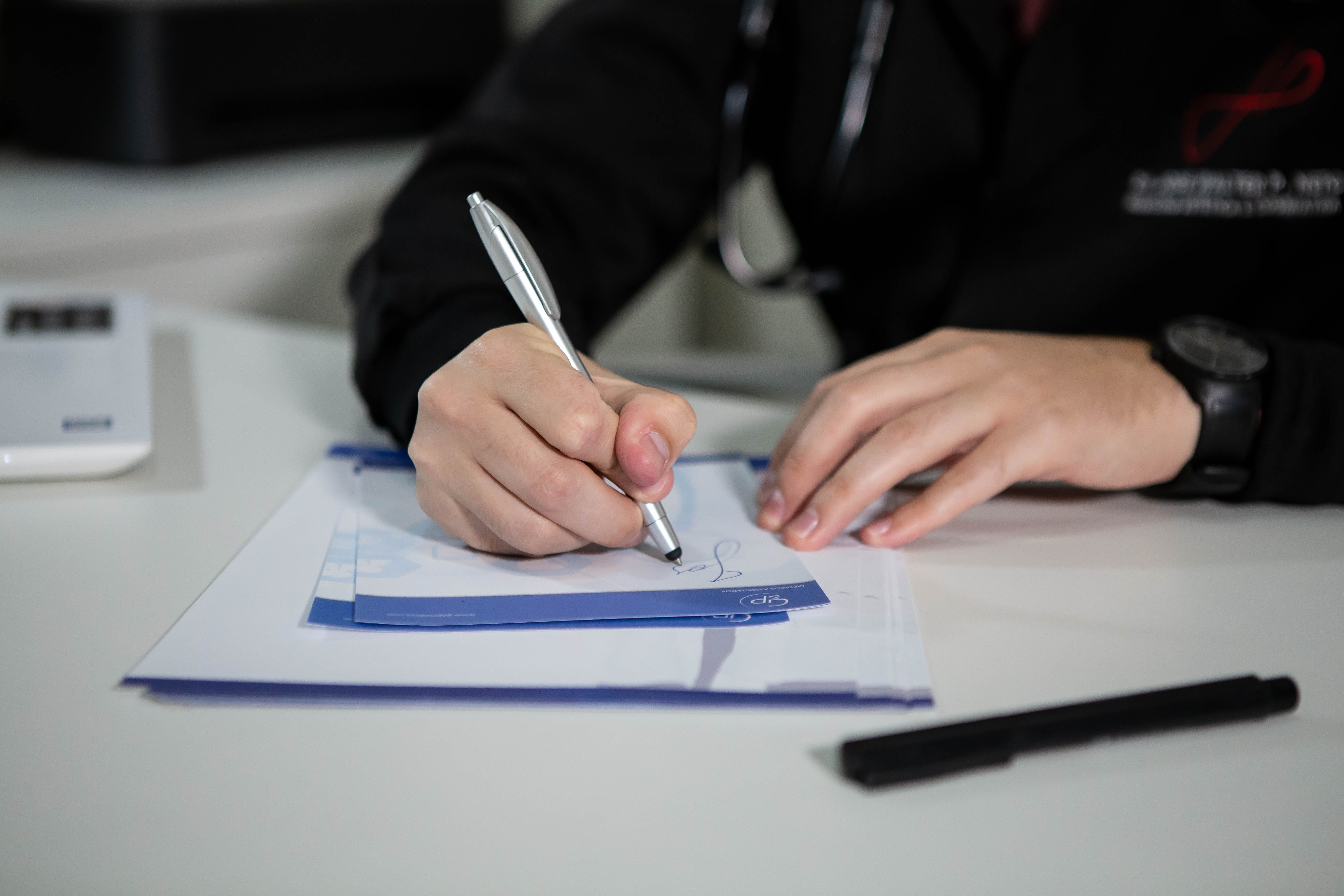 Dans une PME, une seule absence de longue durée peut peser jusqu’à 1,5% de la masse salariale.