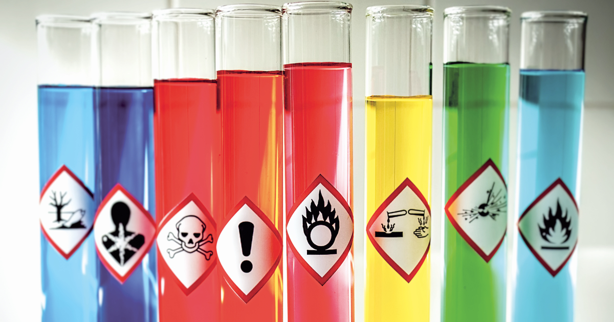 DE CINQ MILLE A SEPT MILLE produits chimiques sont inscrits dans la liste noire de la Commission européenne.